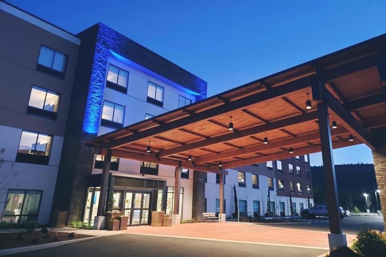 Holiday Inn Express & Suites - The Dalles By Ihg Екстериор снимка